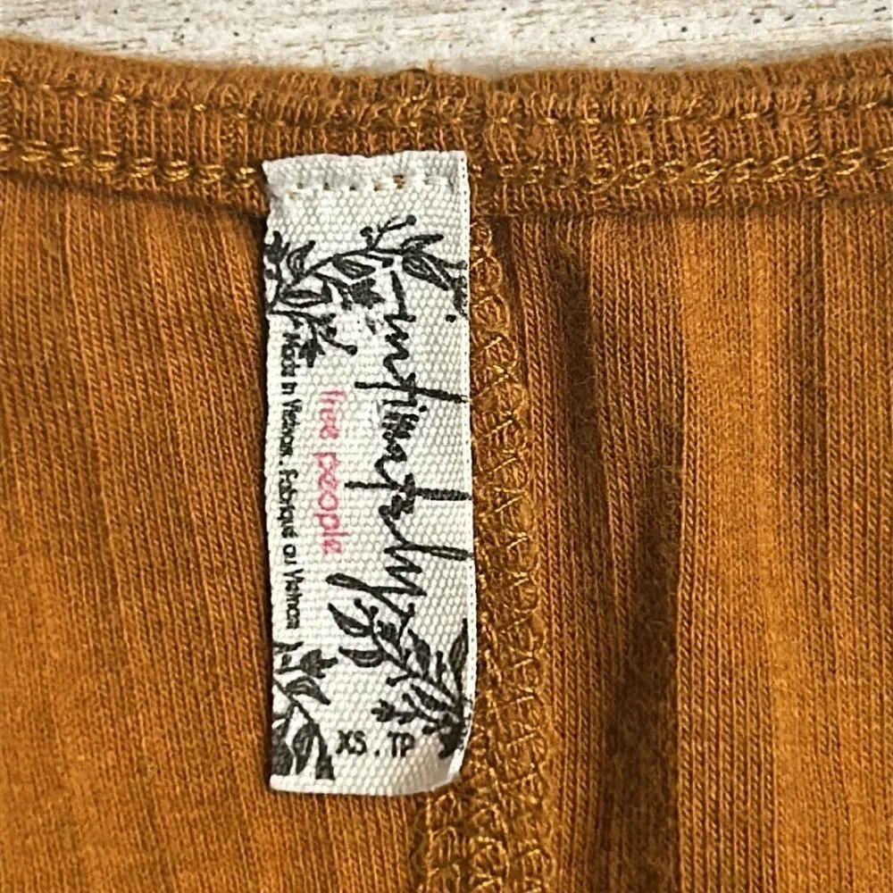 Free People Bit of Lace Layering top Autumn Pearl size XS